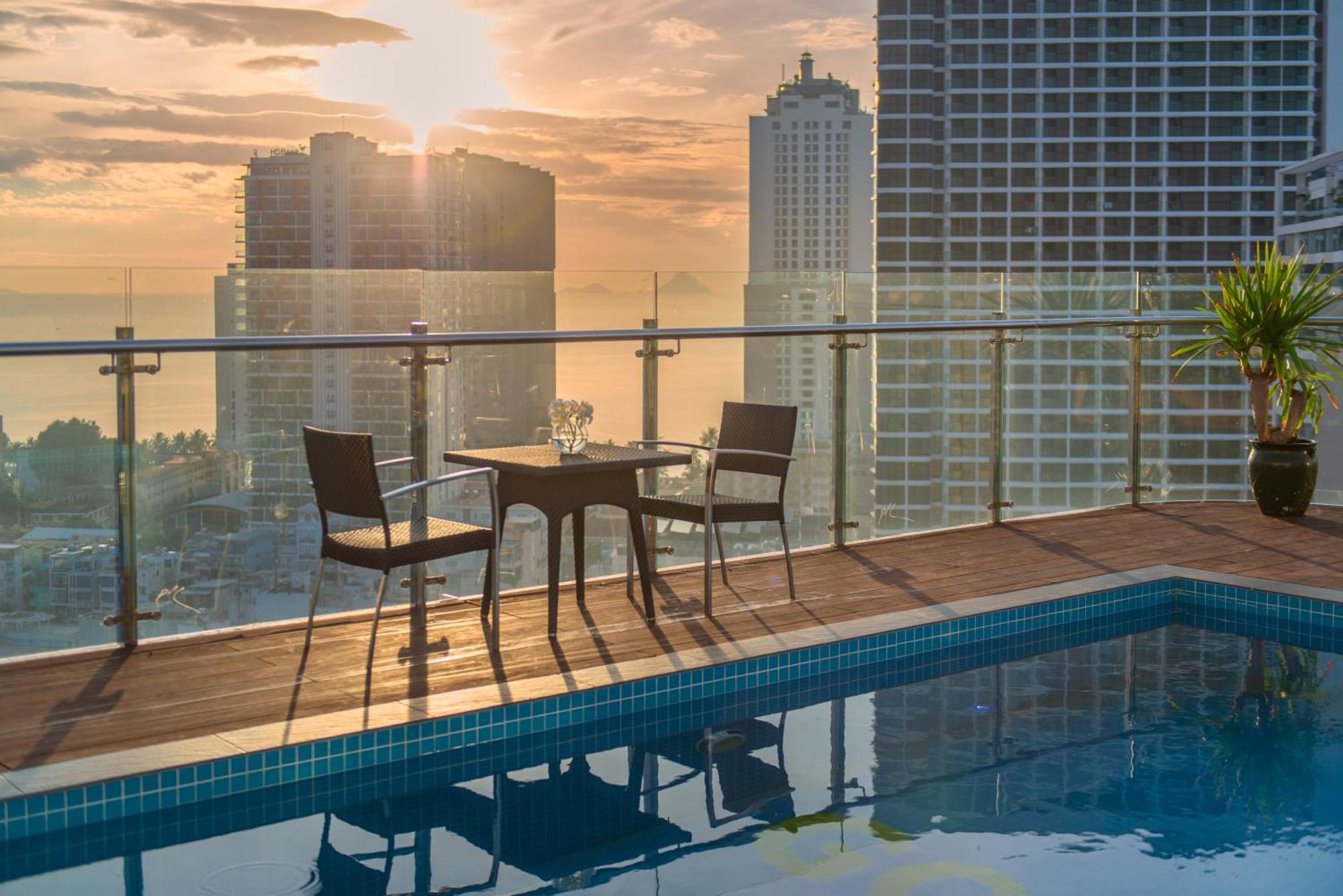 Goldcoast Hotel Нячанг Экстерьер фото