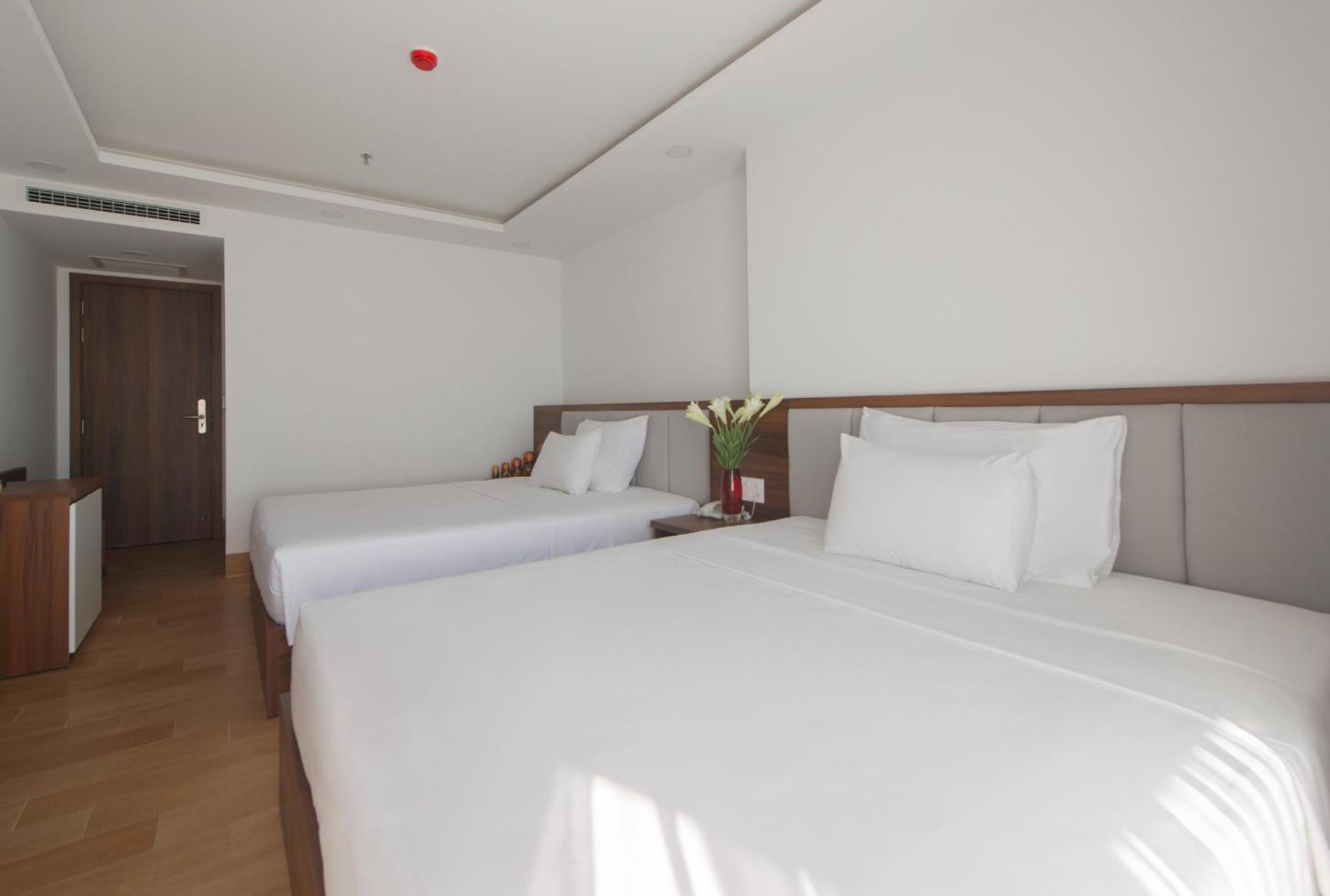 Goldcoast Hotel Нячанг Экстерьер фото