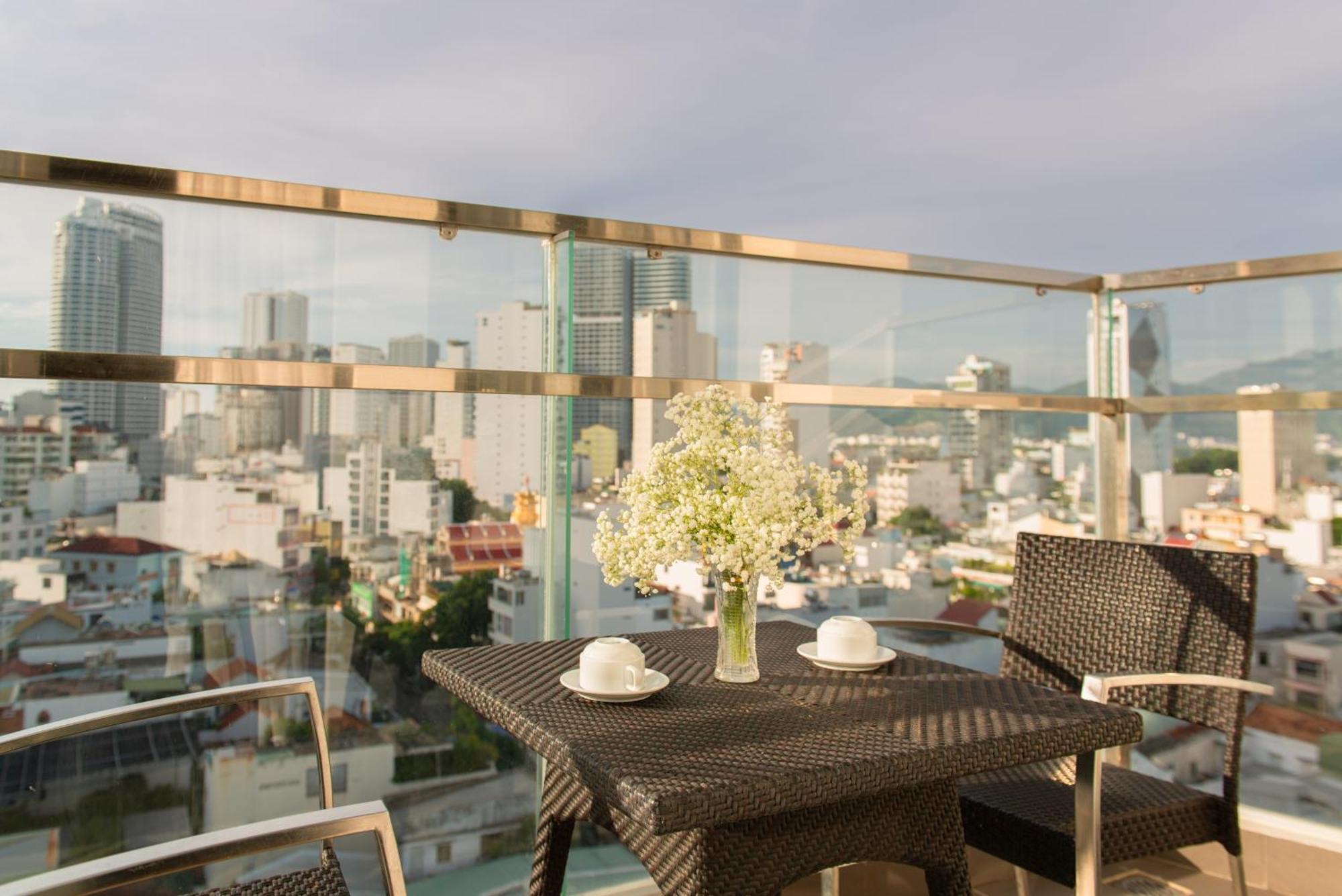 Goldcoast Hotel Нячанг Экстерьер фото
