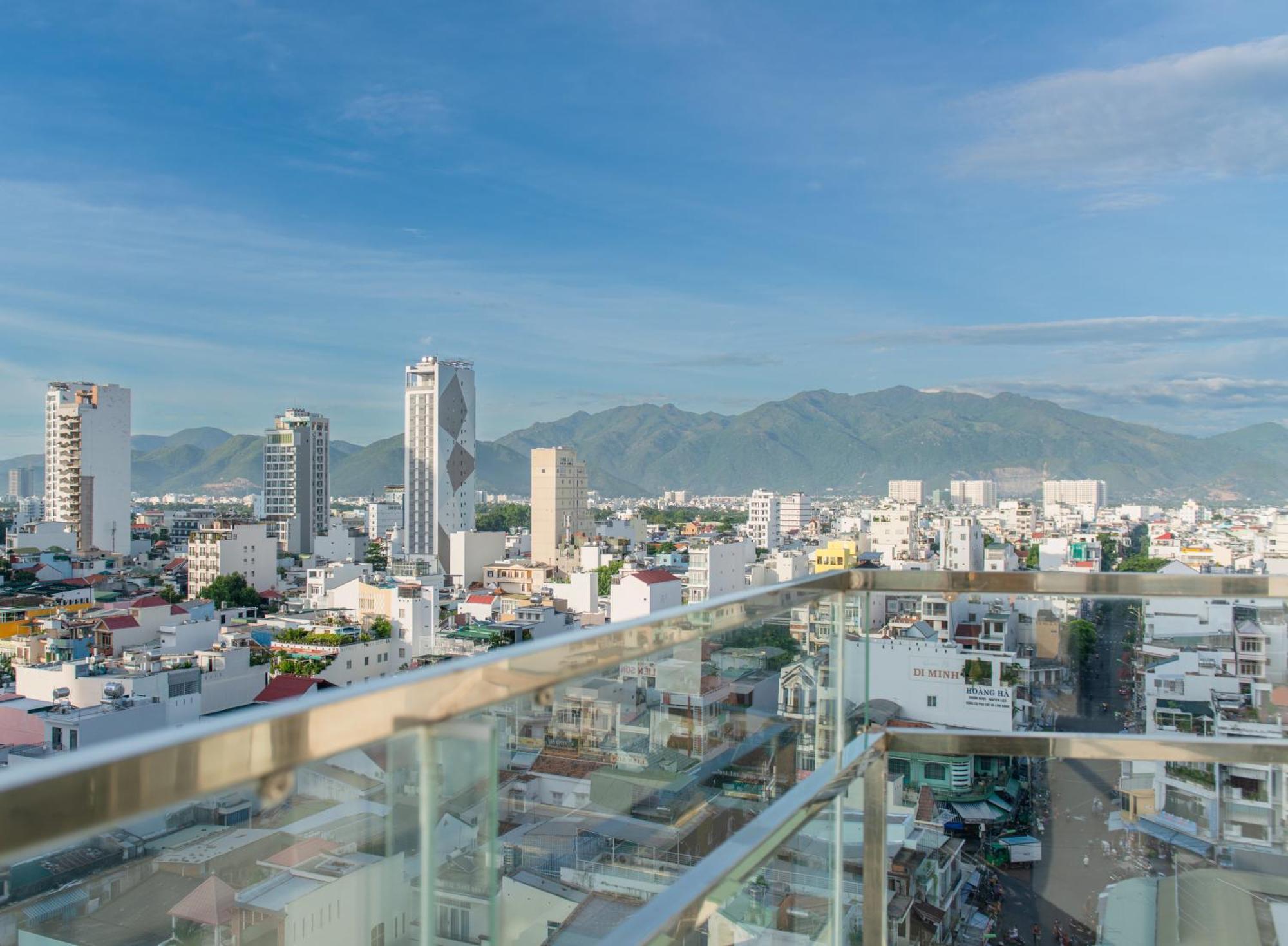 Goldcoast Hotel Нячанг Экстерьер фото